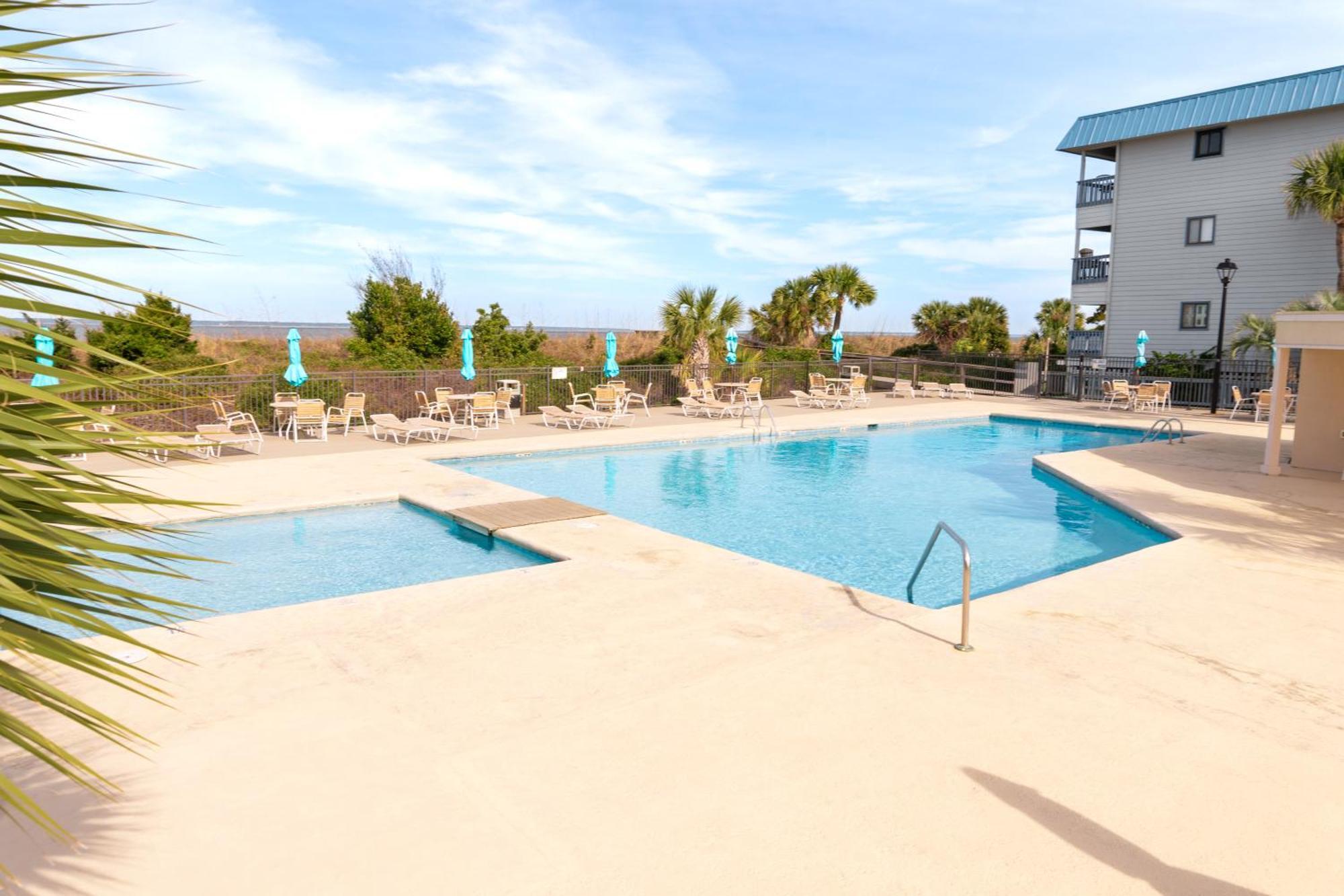 Private Balcony - - Pool And Pickleball Apartment Tybee Island