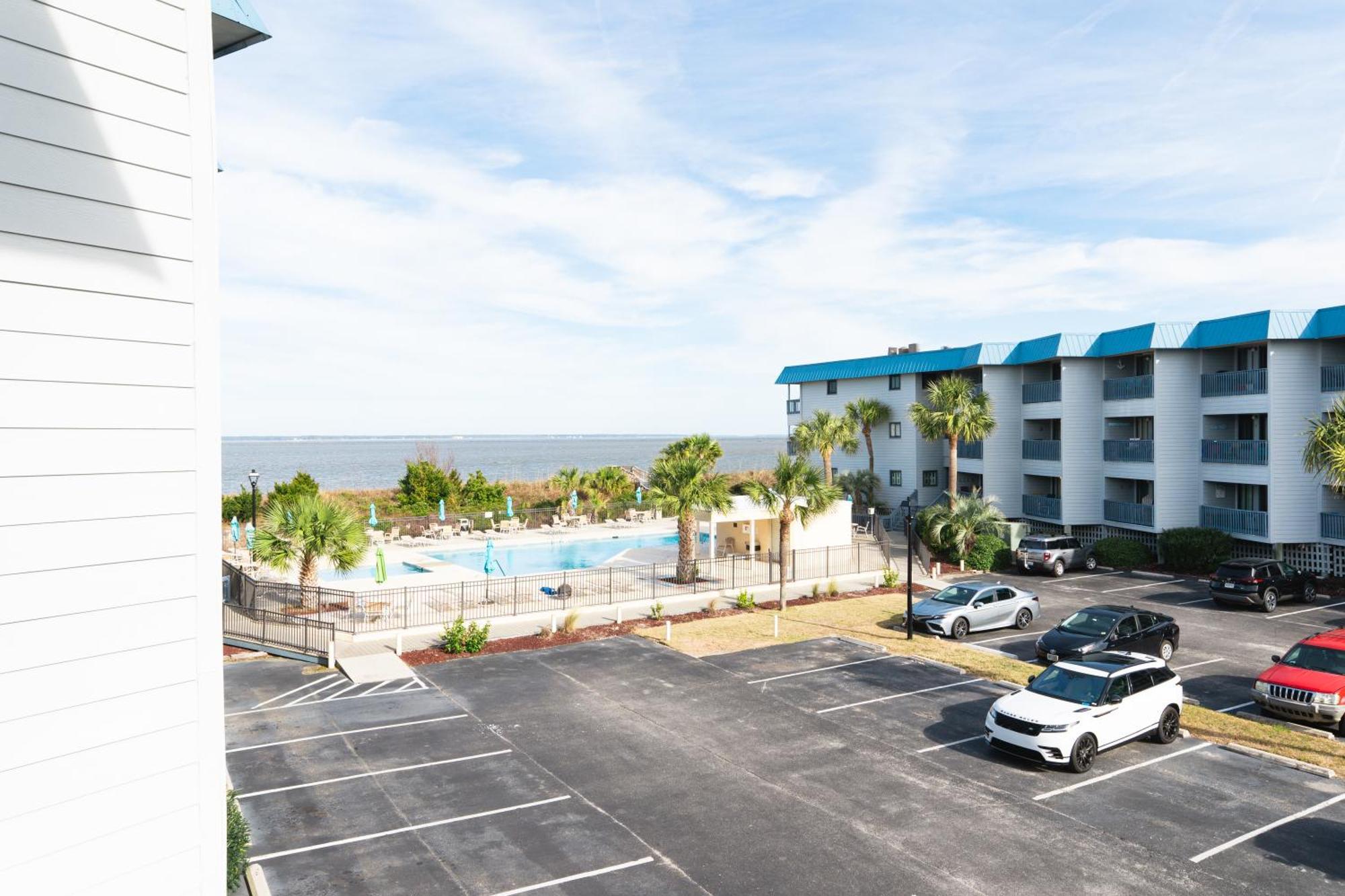 Apartment Private Balcony - - Pool And Pickleball *