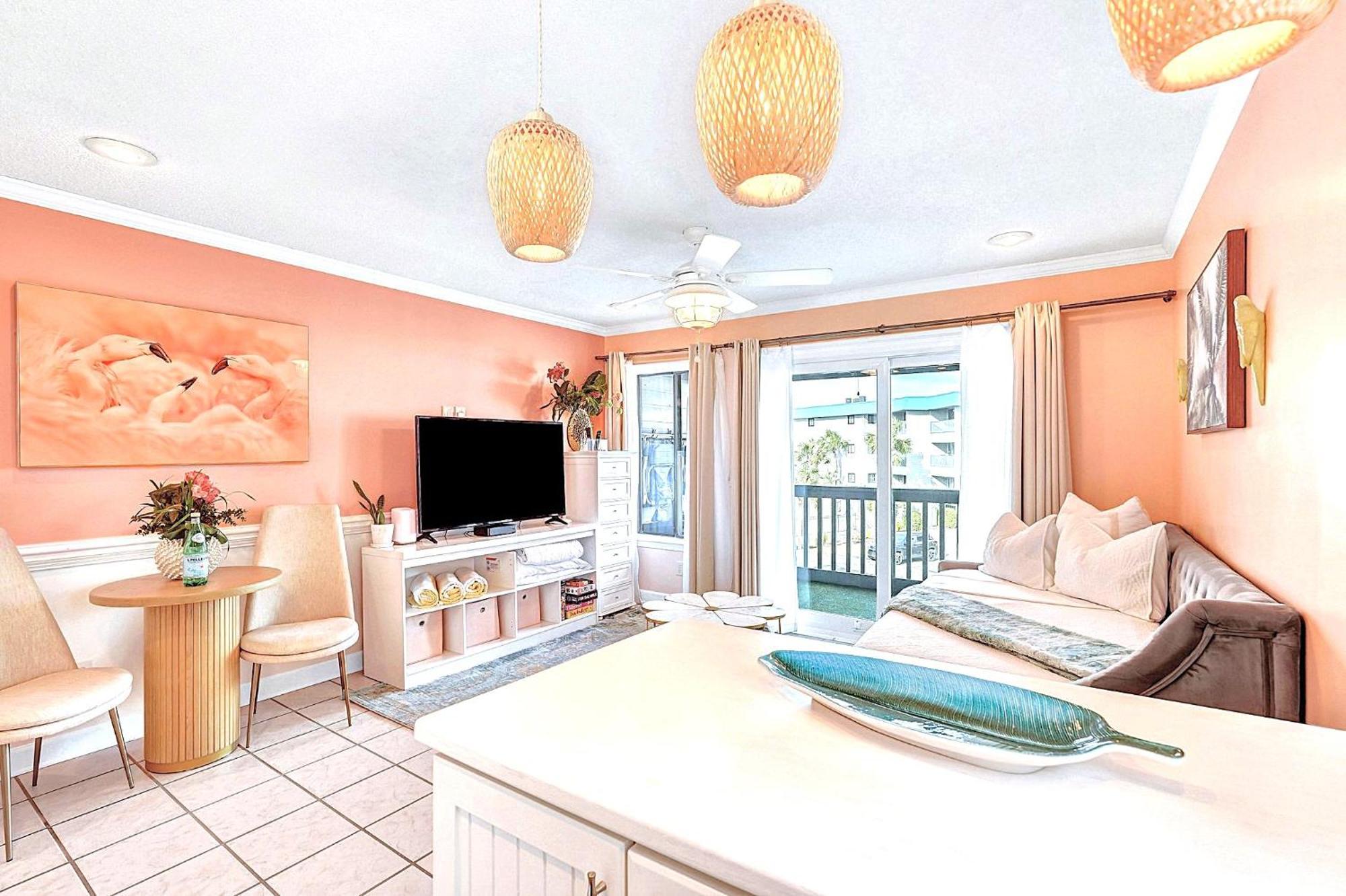 Apartment Private Balcony - - Pool And Pickleball *
